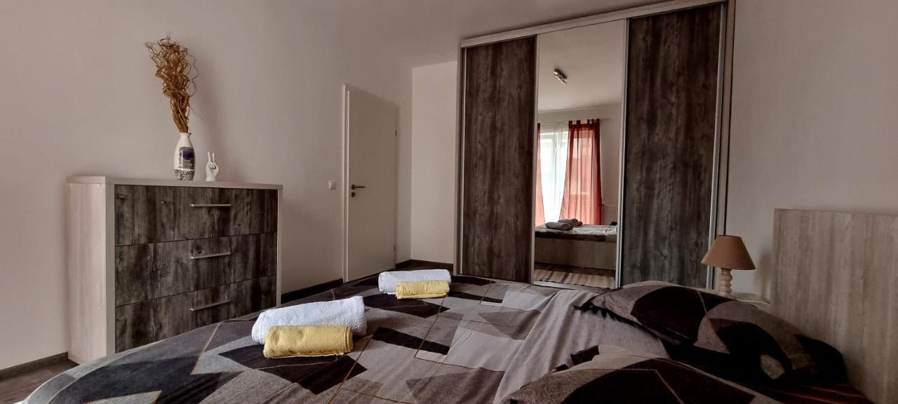Swan Brasov Apartment מראה חיצוני תמונה